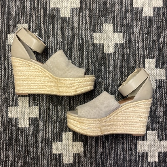 Indigo Size 5 1/2 Wedges - Picture 2 of 3